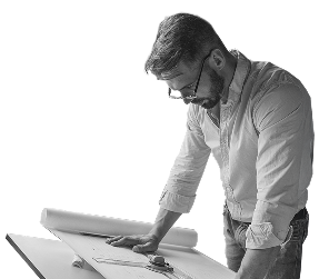 Arquitecto mirando unos planos